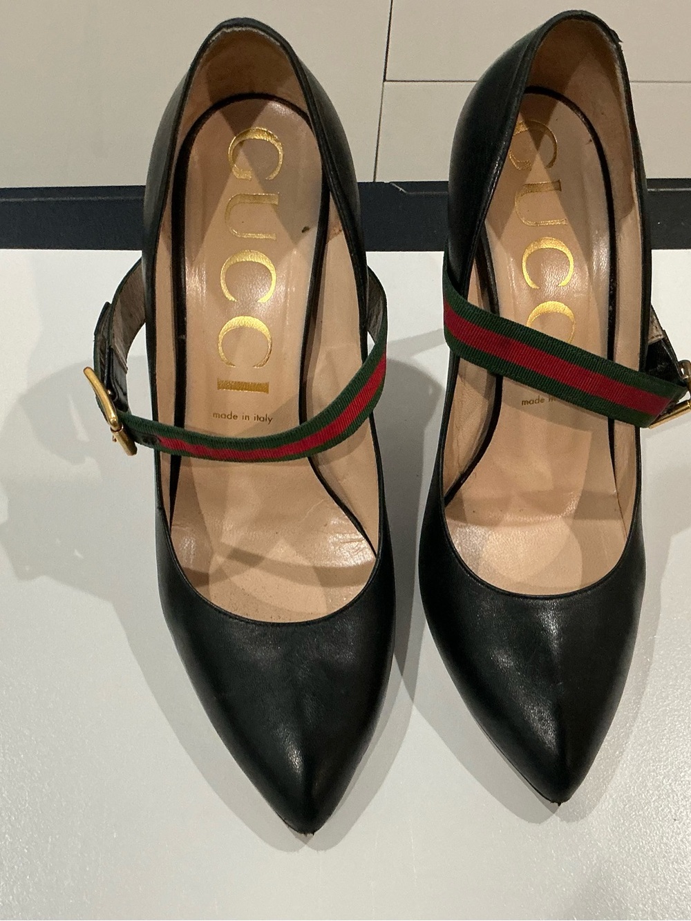 Gucci Black Leather Stiletto Pumps with Red and Green Web Strap 475085 - Picture 2 of 16